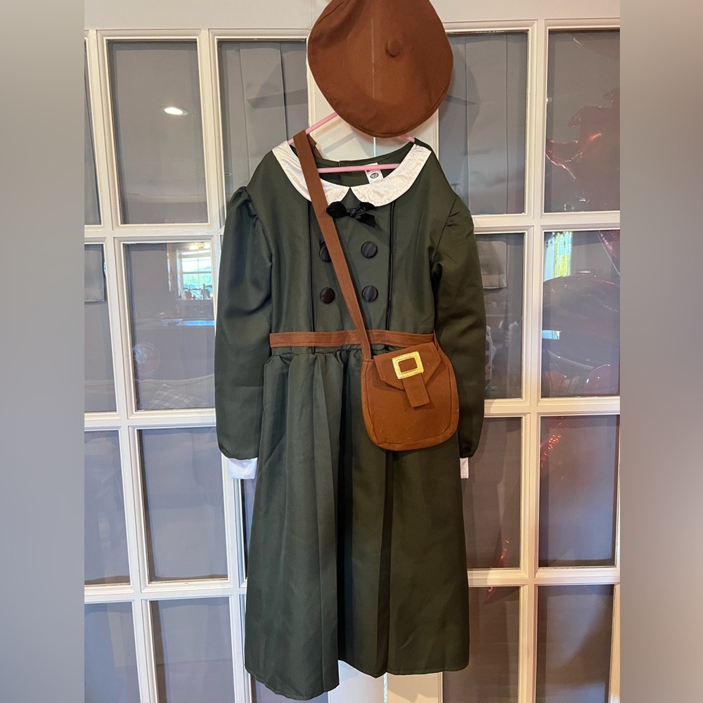 Anne Frank Costume with satchel and beret